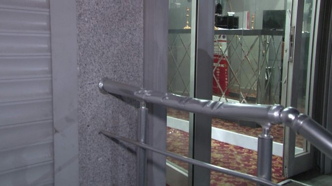 Ataşehir’de Satırlı Saldırganın Otel Bastığı Anlar Kamerada