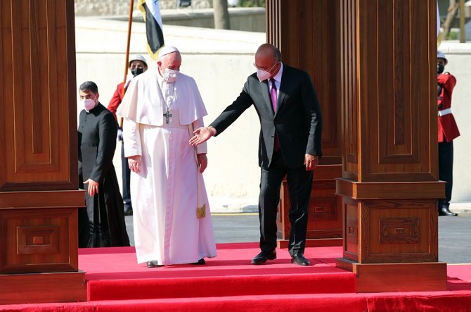 Papa Francis, Bağdat’ta Resmi Törenle Karşılandı