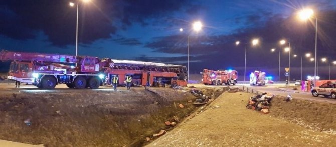 Polonya’da Yolcu Otobüsü Kaza Yaptı: 6 Ölü, 41 Yaralı