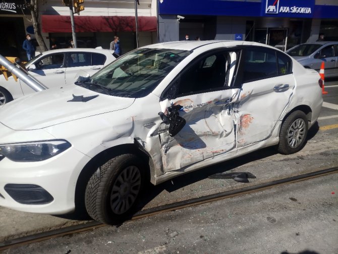 Beyoğlu’nda Tramvay Yolunda Kaza
