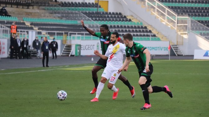 Süper Lig: Denizlispor: 2 - Yeni Malatyaspor: 1 (İlk Yarı)