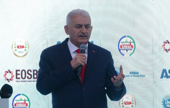 Binali Yıldırım: "Etrafımızda Kurulmaya Çalışılan Tuzaklara Karşı Amansız Bir Mücadele Veriyoruz"