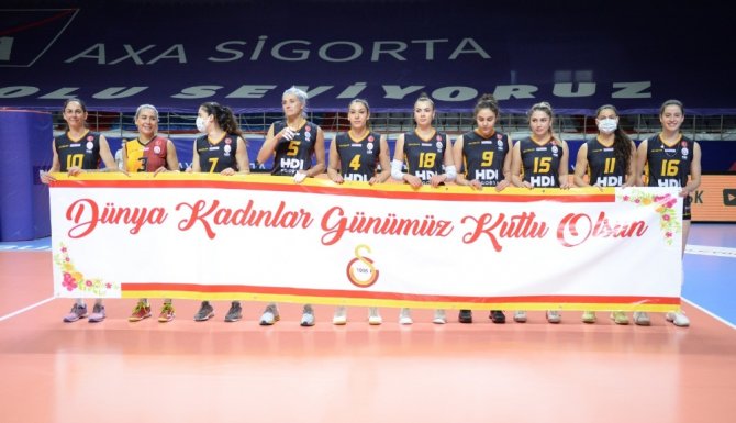 Kadınlar Axa Kupa Voley’de İlk Finalist Vakıfbank Oldu