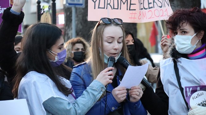 Falçata İle Yüzü Kesilen Ukraynalı Anna: "Kadınların Böyle Birlik Olması Çok İyi"