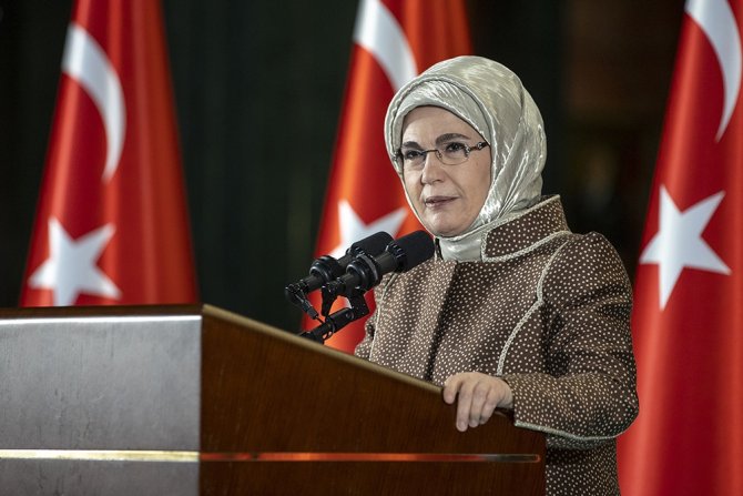 Cumhurbaşkanı Erdoğan Ve Eşi Emine Erdoğan Sağlık Ve Sosyal Hizmet Çalışanı Kadınlarla Bir Araya Geldi