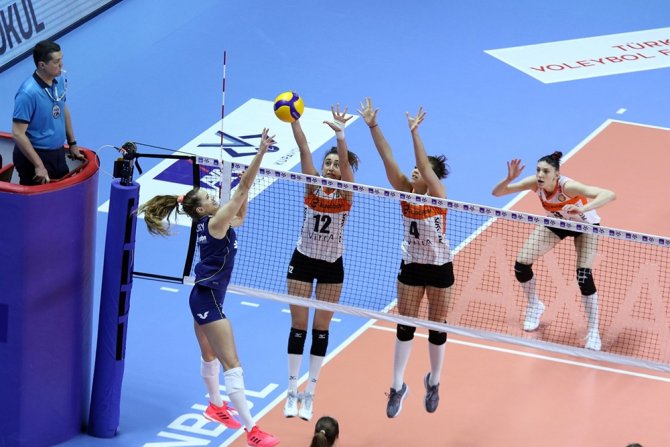 Eczacıbaşı Vitra, Kupa Voley’de Finalde