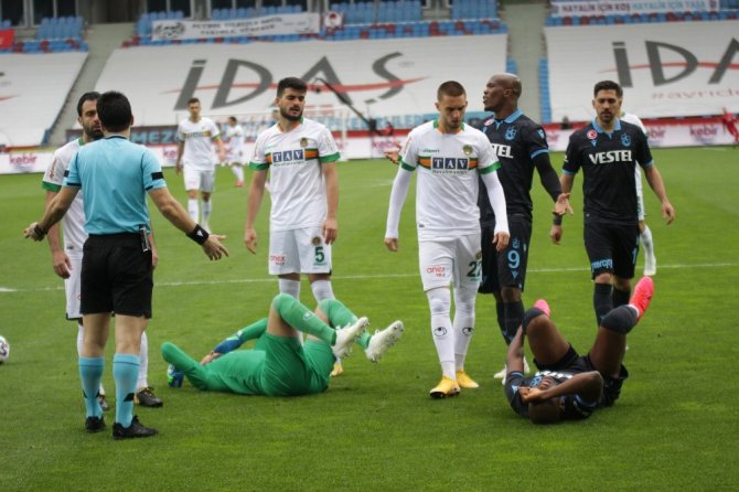 Süper Lig: Trabzonspor: 0 - Aytemiz Alanyaspor: 0 (İlk Yarı)