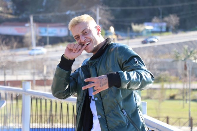 Mesut Özil’e Benzerliği İle Dikkat Çeken Genç: "Onunla Gurur Duyuyorum”