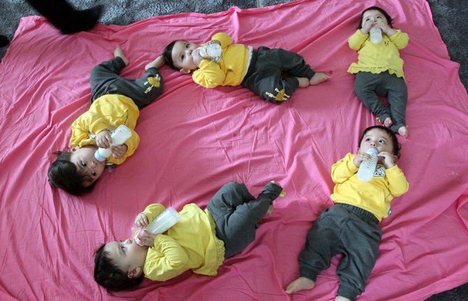 Hataylı Beşizlere Bakan Selçuk’tan Destek