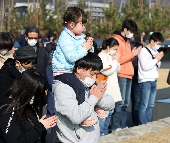 Japonya’daki Deprem Ve Tsunami Kurbanları Felaketin 10. Yılında Anıldı