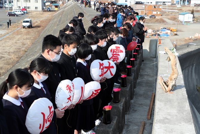 Japonya’daki Deprem Ve Tsunami Kurbanları Felaketin 10. Yılında Anıldı