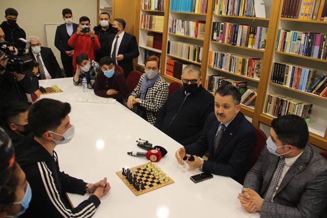 Bakan Pakdemirli: “Cumhur İttifakı Dışında Siyaset Yapanlar Yalanın İpine Sarılıyor”