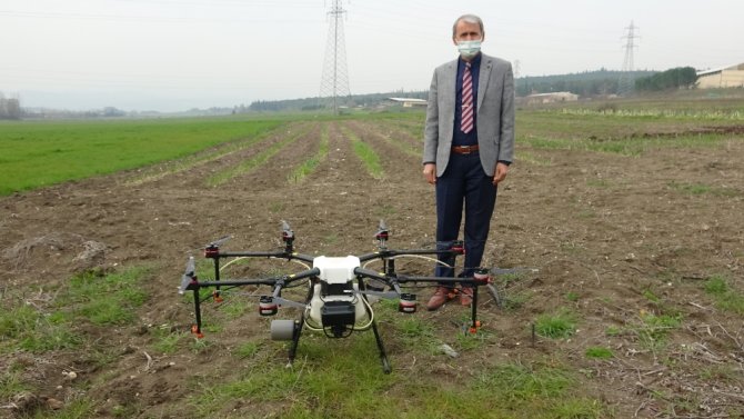 Üniversitenin Buğdayları Drone İle İlaçlandı
