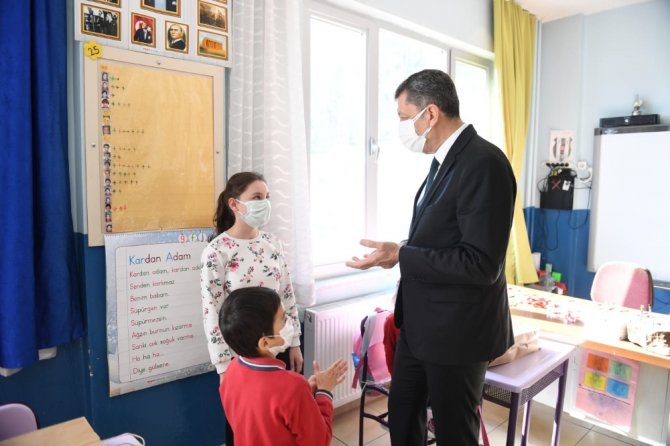 Bakan Selçuk Türkiye’de Pandeminin İlk Bir Yılını Değerlendirdi