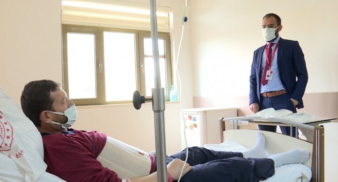 Karnındaki Şişlik Şikayeti İle Hastaneye Geldi, 21 Kiloluk Tümörü Görünce Şaşkınlık Yaşadı