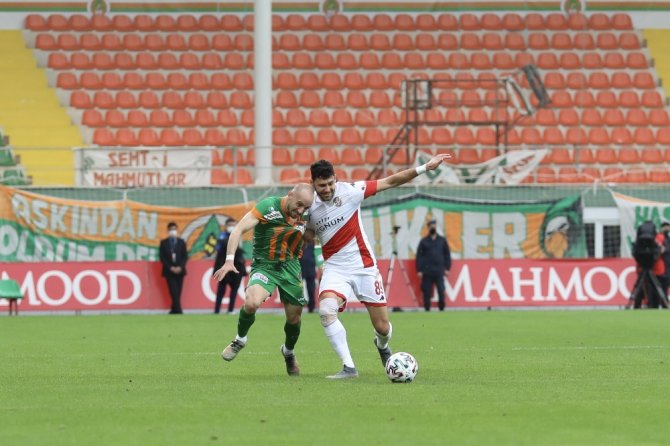 Süper Lig: Aytemiz Alanyaspor: 4 - Ftav Antalyaspor: 0 (Maç Sonucu)