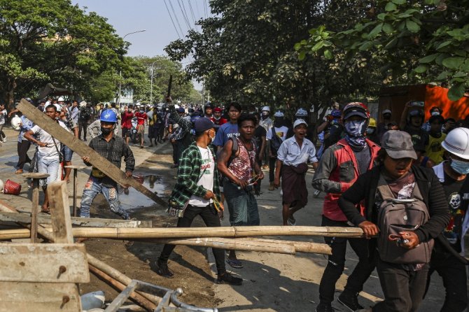 Myanmar’da Darbeciler 1 Protestocuyu Daha Öldürdü