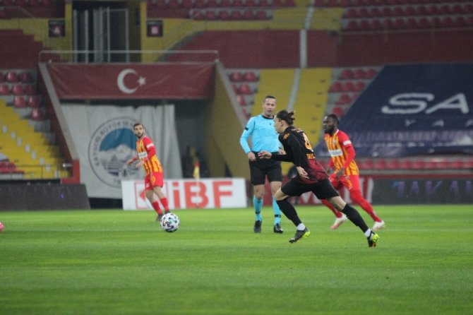 Süper Lig: Kayserispor: 0 - Galatasaray: 1 (İlk Yarı)