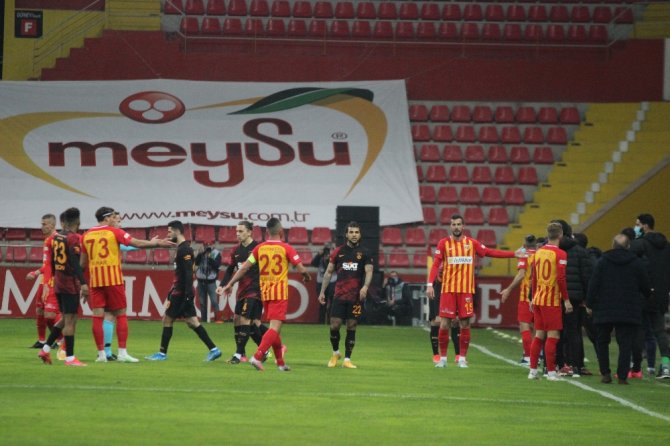 Süper Lig: Kayserispor: 0 - Galatasaray: 1 (İlk Yarı)