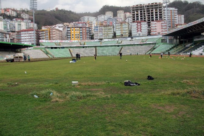 Giresunsporlu Eski Futbolcular Atatürk Stadyumu’ndaki Anılarını Tazelediler