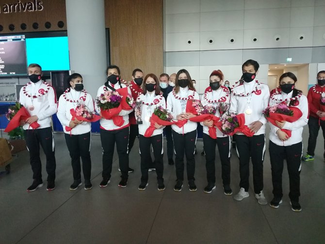 Avrupa Şampiyonu Özel Sporcular Yurda Döndü