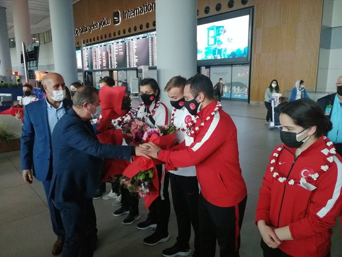 Avrupa Şampiyonu Özel Sporcular Yurda Döndü