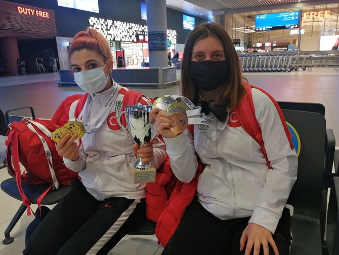 Avrupa Şampiyonu Özel Sporcular Yurda Döndü