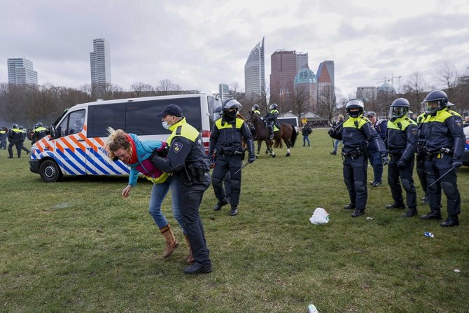 Hollanda’da Genel Seçim Öncesi Hükümet Karşıtı Protesto