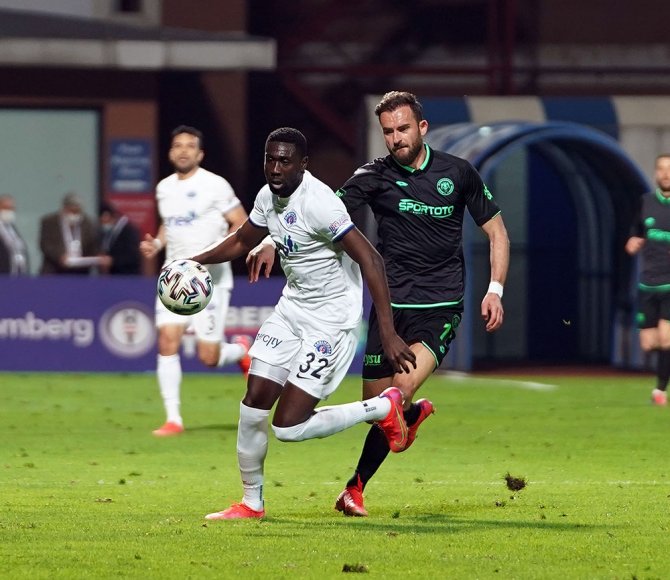 Süper Lig: Kasımpaşa: 0 - Konyaspor: 0 (İlk Yarı)