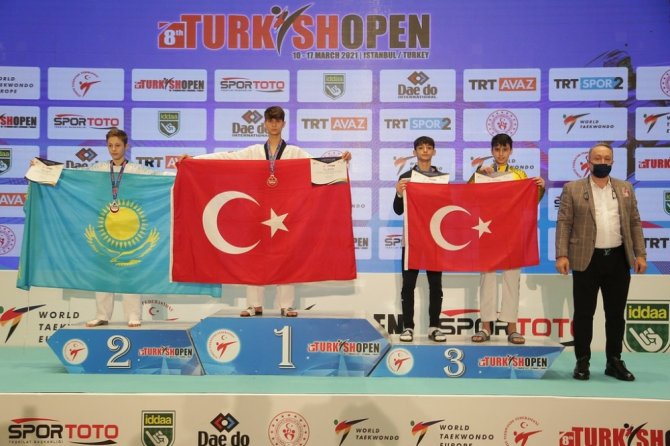 Genç Taekwondoculardan 6 Altın Madalya