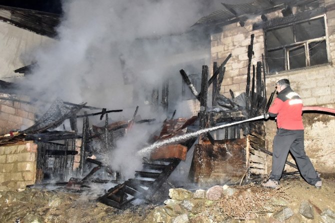 Gümüşhane’de Ev Yangını