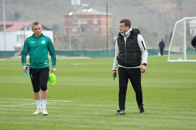 Hakan Keleş: “Samsunspor Deplasmanında Puan Kayıplarını Telafi Edeceğiz”