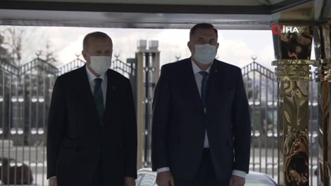 Bosna Hersek Devlet Başkanlığı Konseyi Başkanı Dodik’i Resmi Törenle Karşıladı