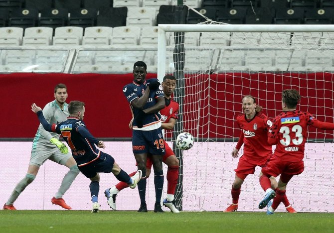 Ziraat Türkiye Kupası: Beşiktaş: 2 - Medipol Başakşehir: 0 (İlk Yarı)