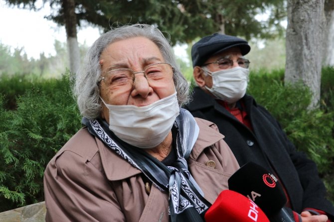 Koronadan Ölen Doktor, Babası İçin Ayrılan Mezara Defnedildi