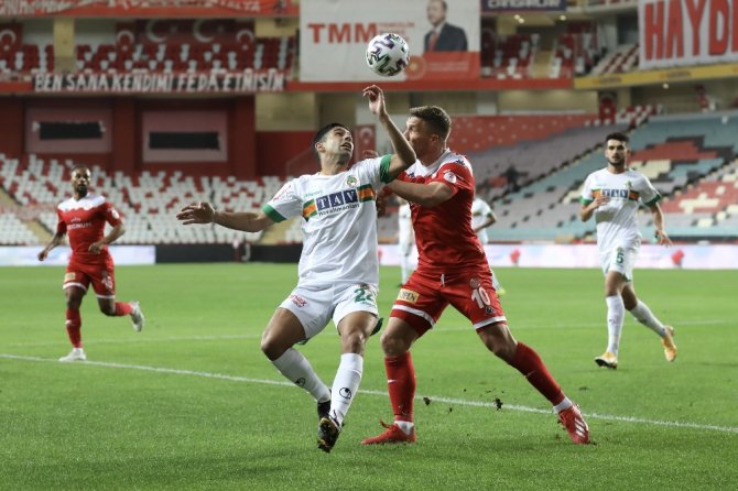 Alanyaspor Yarı Finalde Kupaya Veda Etti