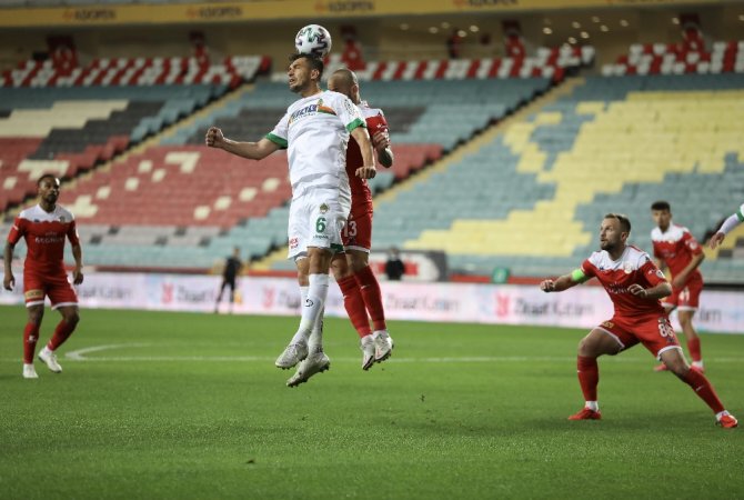 Alanyaspor Yarı Finalde Kupaya Veda Etti