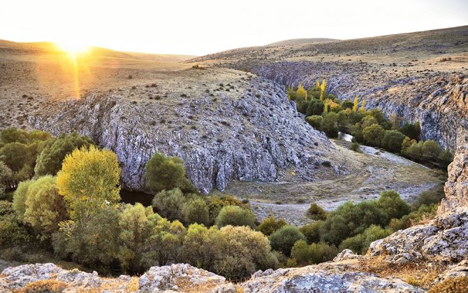 Hurman Çayı Manzarasıyla Hayran Bırakıyor
