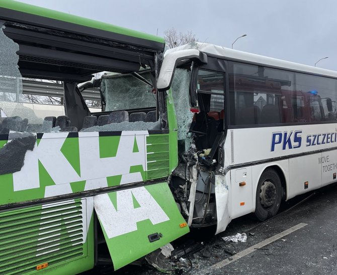 Polonya’da Askerleri Taşıyan Otobüsler Kaza Yaptı: 22 Yaralı