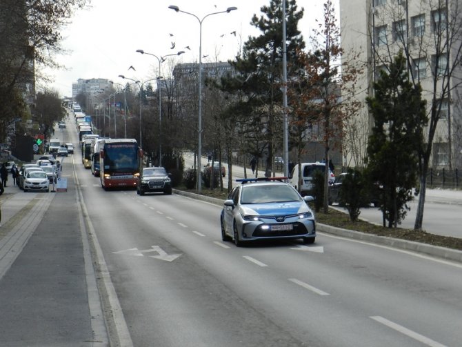 Kosova’da Otobüs Konvoylu Protesto Eylemi