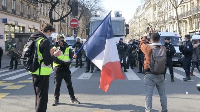 Fransa’nın Birçok Kentinde Irkçılık Ve Polis Şiddeti Protesto Edildi