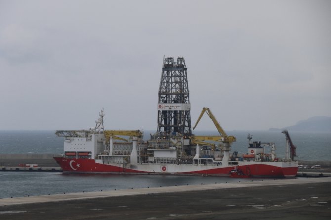 Fatih Ve Kanuni Sondaj Gemileri Filyos Limanı’nda Buluştu