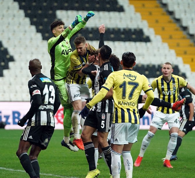 Süper Lig: Beşiktaş: 0 - Fenerbahçe: 0 (İlk Yarı)
