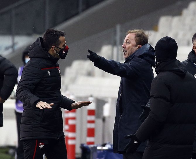 Süper Lig: Beşiktaş: 0 - Fenerbahçe: 0 (İlk Yarı)
