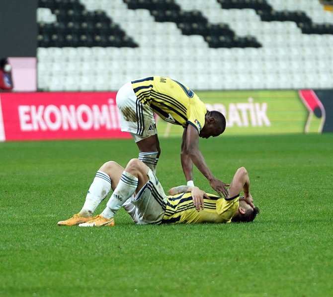 Süper Lig: Beşiktaş: 1 - Fenerbahçe: 1 (Maç Sonucu)