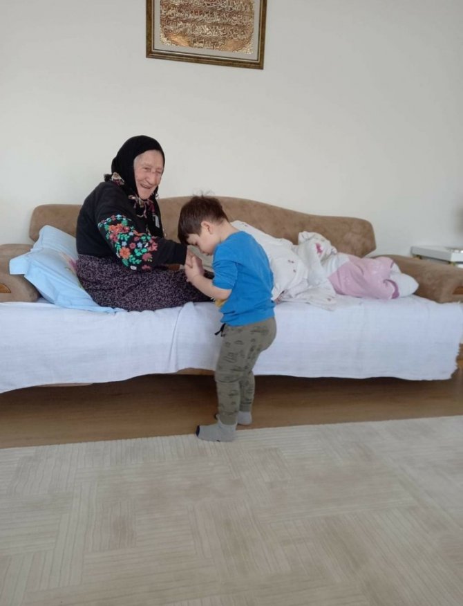 103 Yaşına Kadar Hastane Yüzü Görmedi Ama Covid’e Yenik Düştü