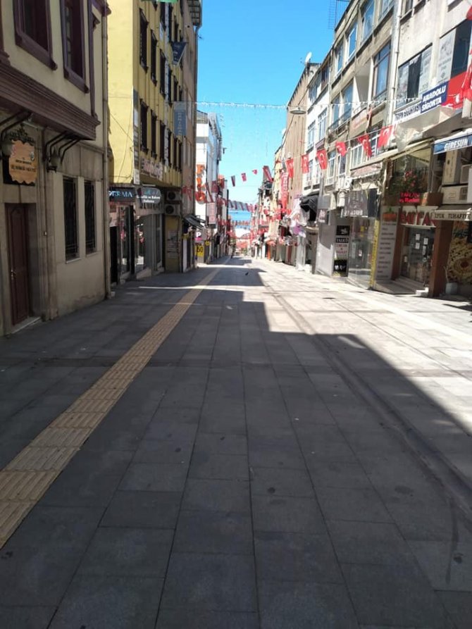 Kırmızı Kategoride Bulunan Giresun’da Caddeler Boş Kaldı