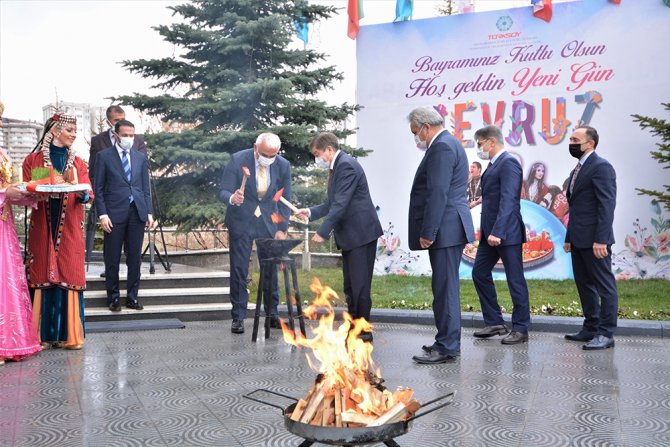 Kültür Ve Turizm Bakanı Ersoy Nevruz Ateşinden Atladı