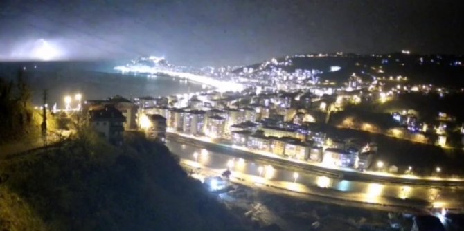 Giresun’da Şimşek Ve Yıldırımlar Gökyüzünü Aydınlattı
