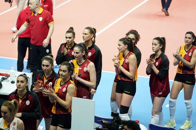 Galatasaray İkincilik Madalyasını Aldı
